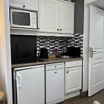 Bright Apartment With Pool And Balcony *