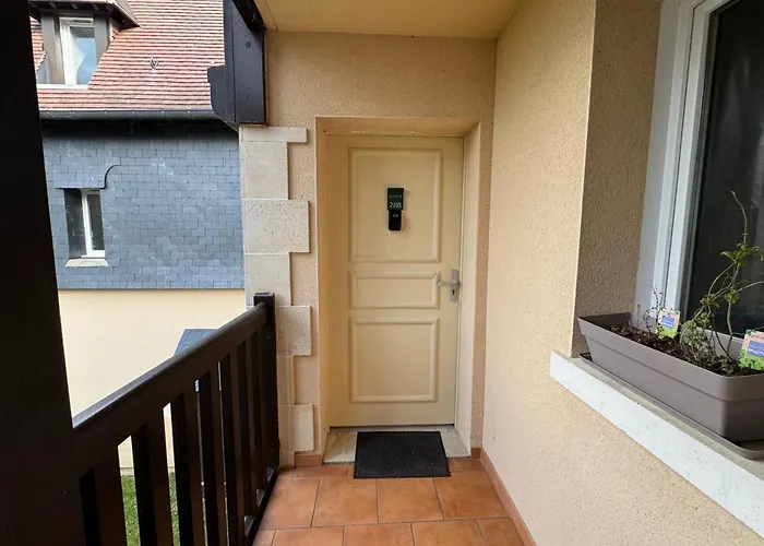 Bright With Pool And Golf View Appartement Deauville