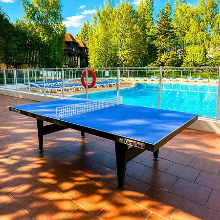 Bright With Pool And Balcony