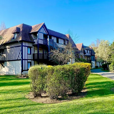 Bright With Pool And Balcony * Deauville